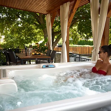 Balaton Corner Villa *