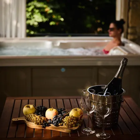 Balaton Corner Villa *